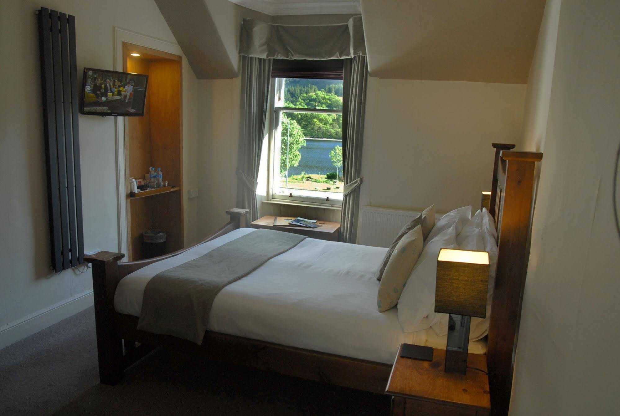 Achray House Restaurant With Rooms Saint Fillans Exteriör bild